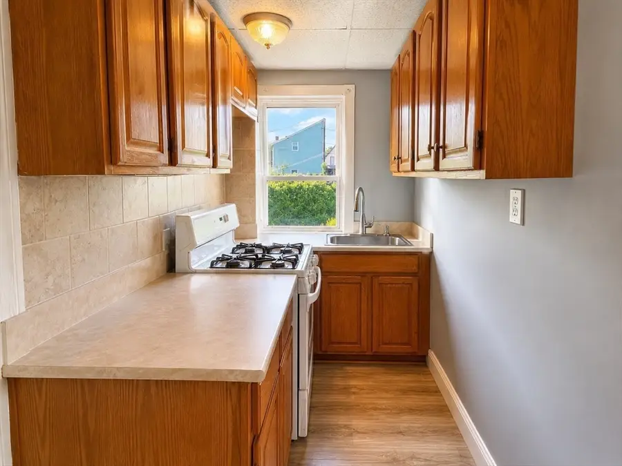 143 Division St, New Bedford, MA 02744 - #3