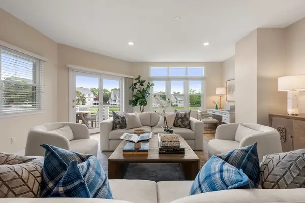 17 Bay Pointe Dr Ext #17, Wareham, MA 02532