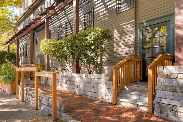 241 River Street #6, Cambridge, MA 02139