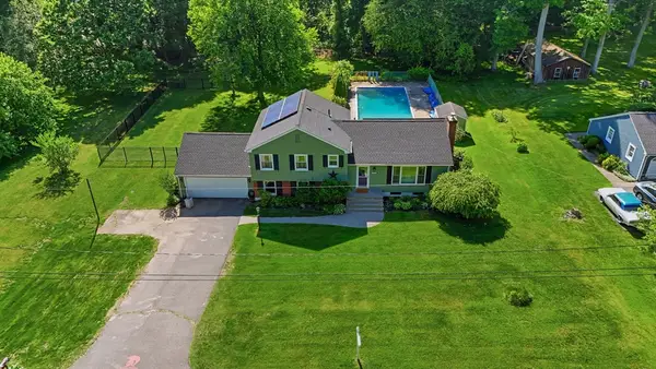 100 Fernwood Dr, East Longmeadow, MA 01028