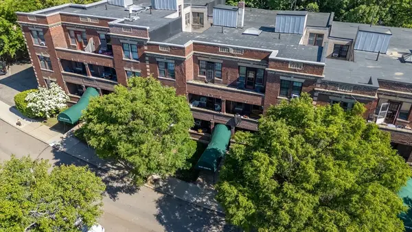 29 Mount Hood Rd #8, Boston, MA 02135