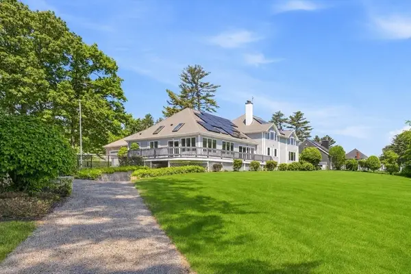 139 Fairway Dr, Halifax, MA 02338