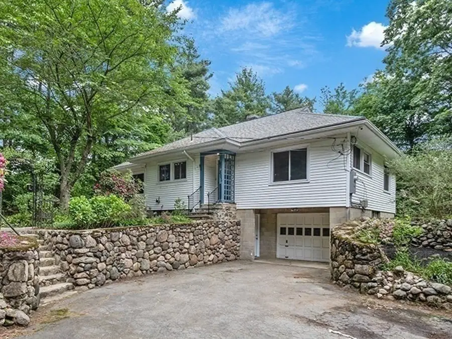 301 Lincoln St, Franklin, MA 02038 - #2