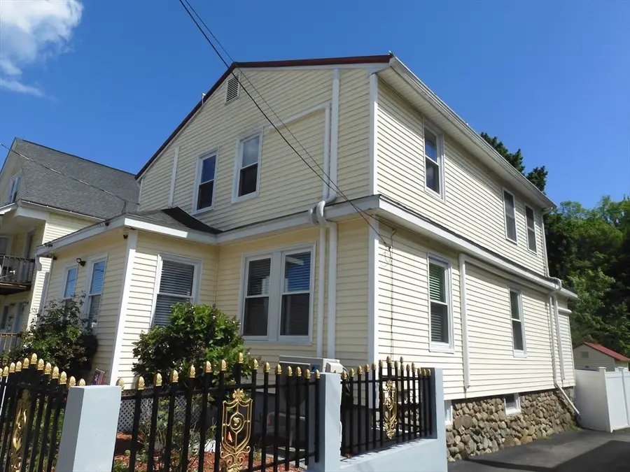 194 Oakland Ave, Methuen, MA 01844 - #2