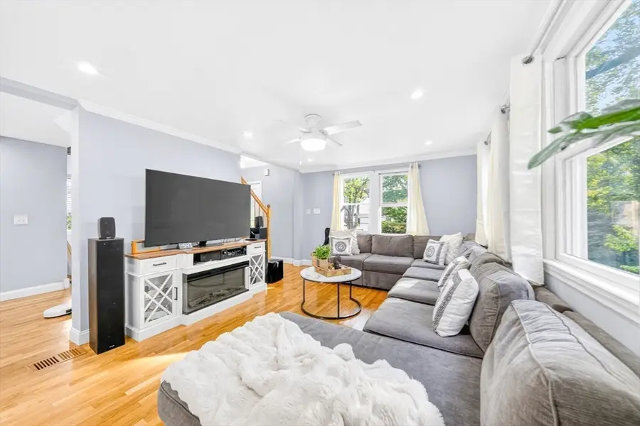 74 Rhinecliff St, Arlington, MA 02476 - #3