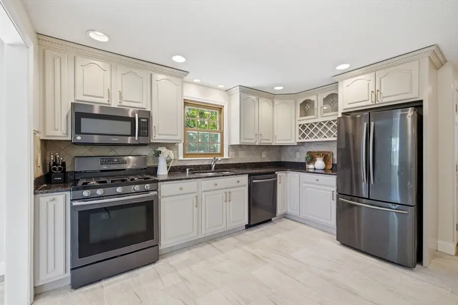 100 Beacon Hill Rd, West Springfield, MA 01089 - #2