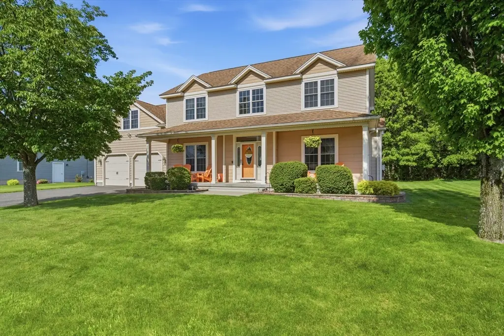 63 Caddyshack Dr, Chicopee, MA 01020 - #1