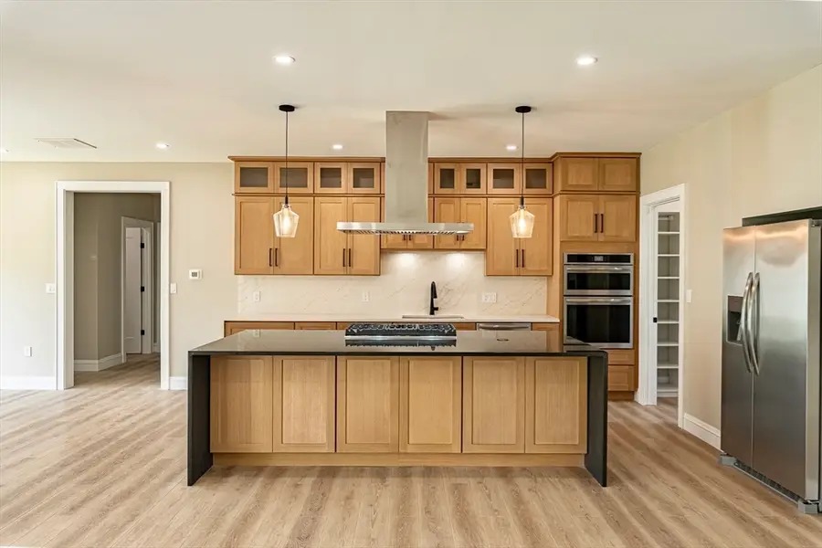 65 Marvel St, Swansea, MA 02777 - #3