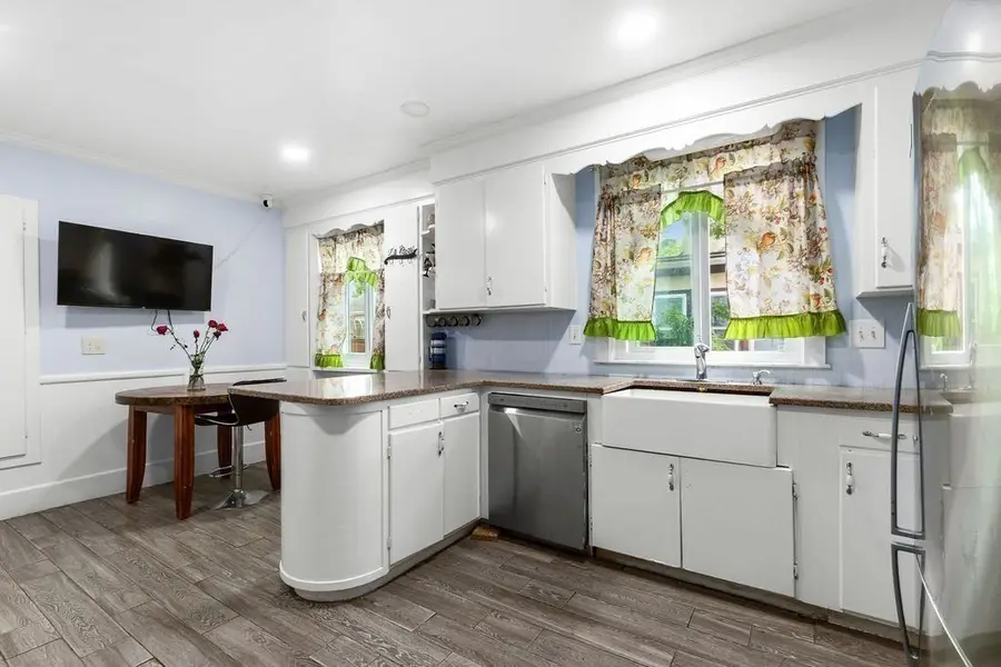 26 W Elm Ter, Brockton, MA 02301 - #2