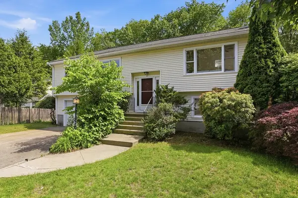 22 Railroad Avenue, Bedford, MA 01730