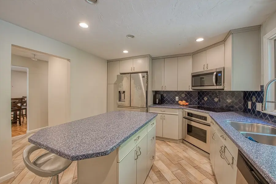 54 Barefoot Hill Road, Sharon, MA 02067 - #3
