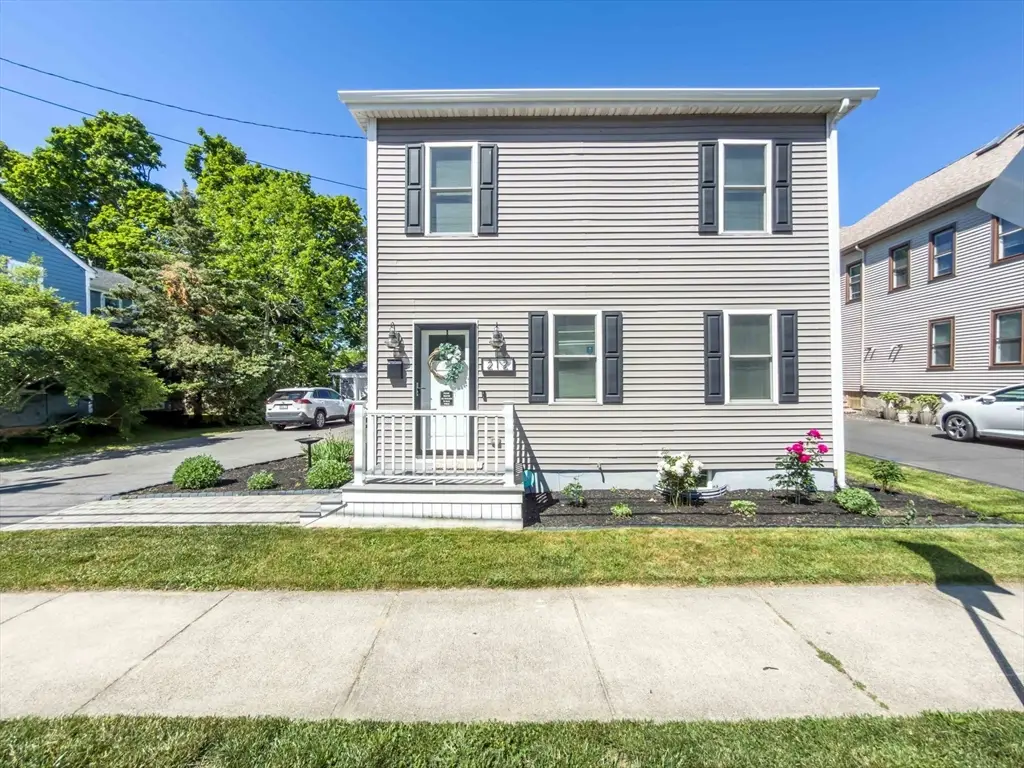212 Main St, Fairhaven, MA 02719 - #1