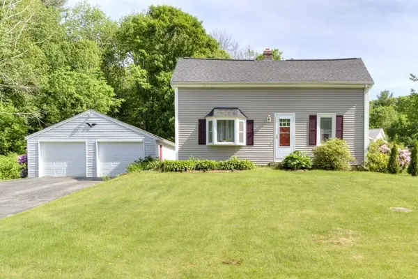 57 Charlton St, Leicester, MA 01542