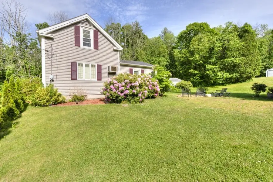 57 Charlton St, Rochdale, MA 01542 - #3