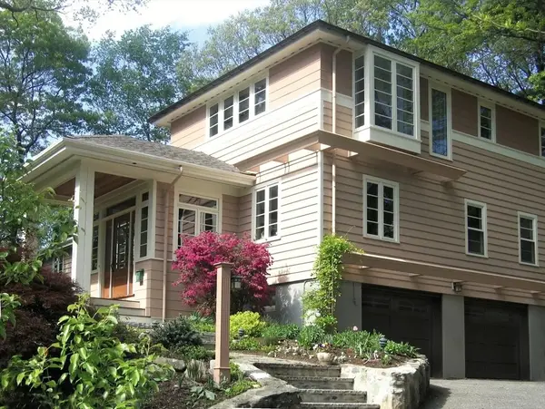 42 Temple Road, Wellesley, MA 02482