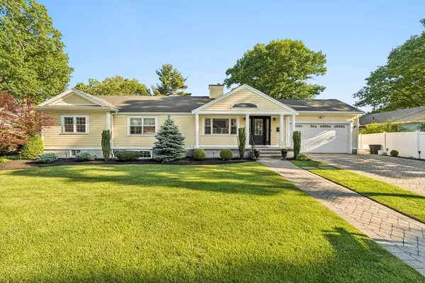 6 Suntaug Street, Lynnfield, MA 01940