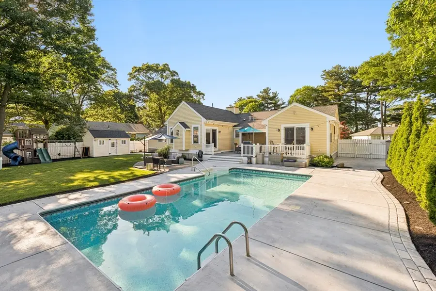 6 Suntaug Street, Lynnfield, MA 01940 - #3
