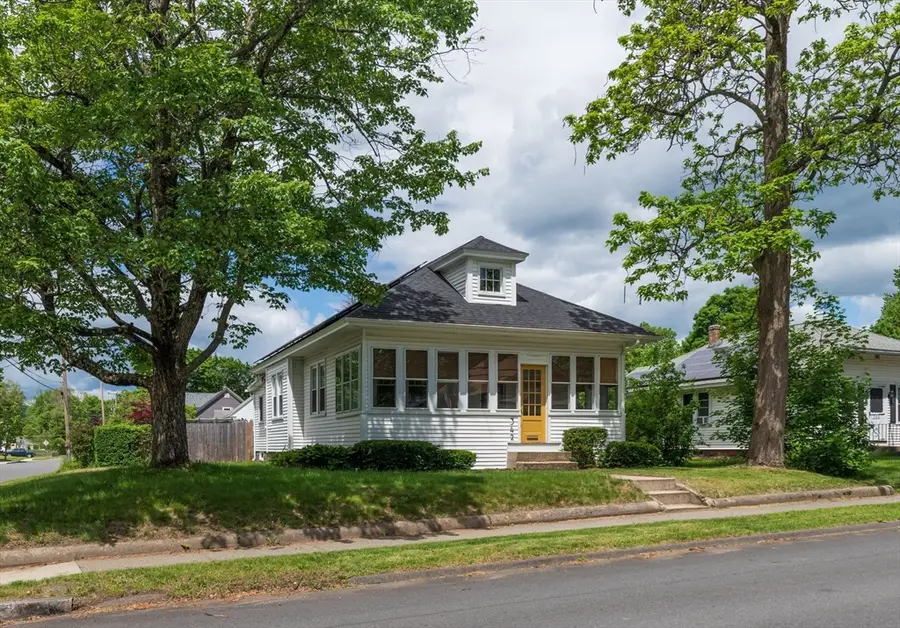 342 Davis St, Greenfield, MA 01301 - #2