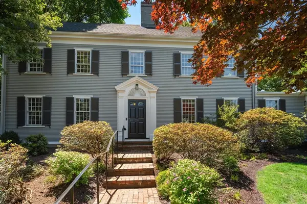 25 Chestnut Hill Rd, Newton, MA 02467