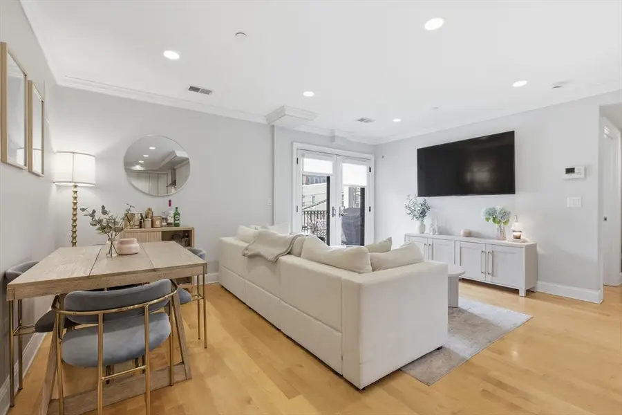 881 E 2nd St #10, Boston, MA 02127 - #2