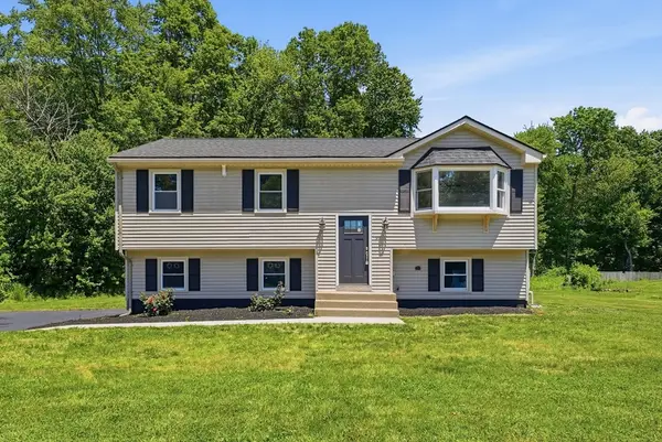 30 Kathy Ter, Agawam, MA 01030