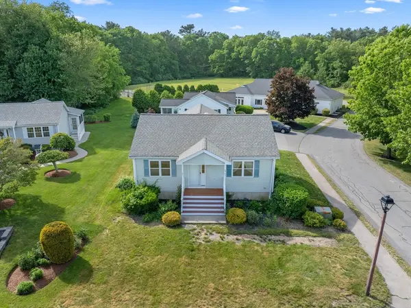 90 Crystal Water Dr #90, East Bridgewater, MA 02333