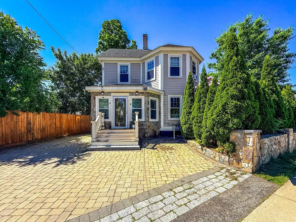 42 Winthrop St, Framingham, MA 01702 - #1