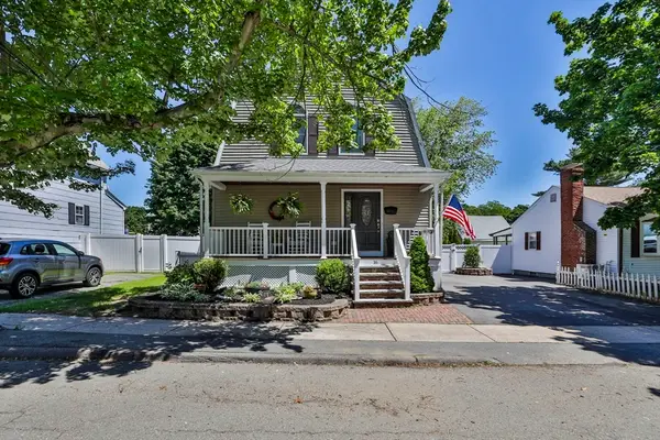 16 Endicott St, Saugus, MA 01906