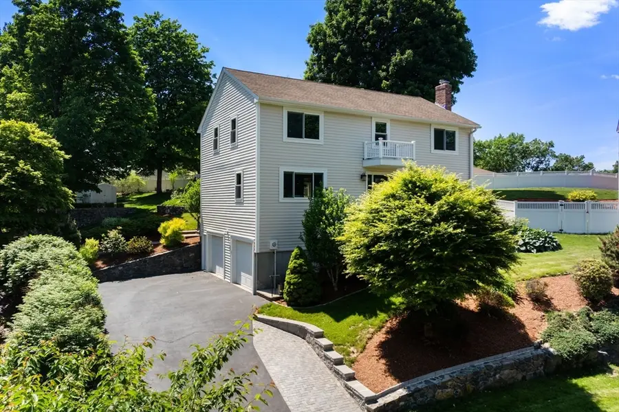 5 Patrick Cir, Stoneham, MA 02180 - #3