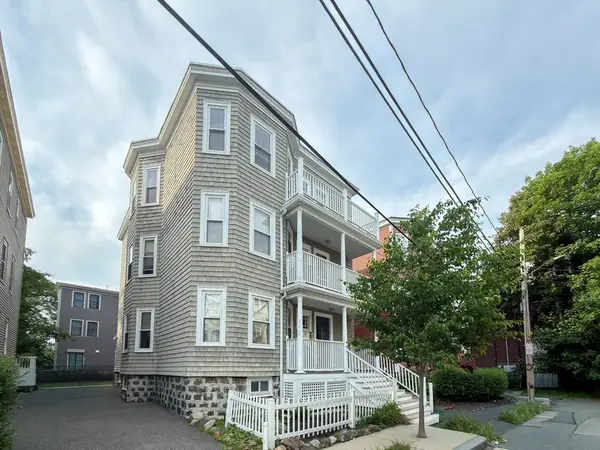 18 Acadia Park, Somerville, MA 02143