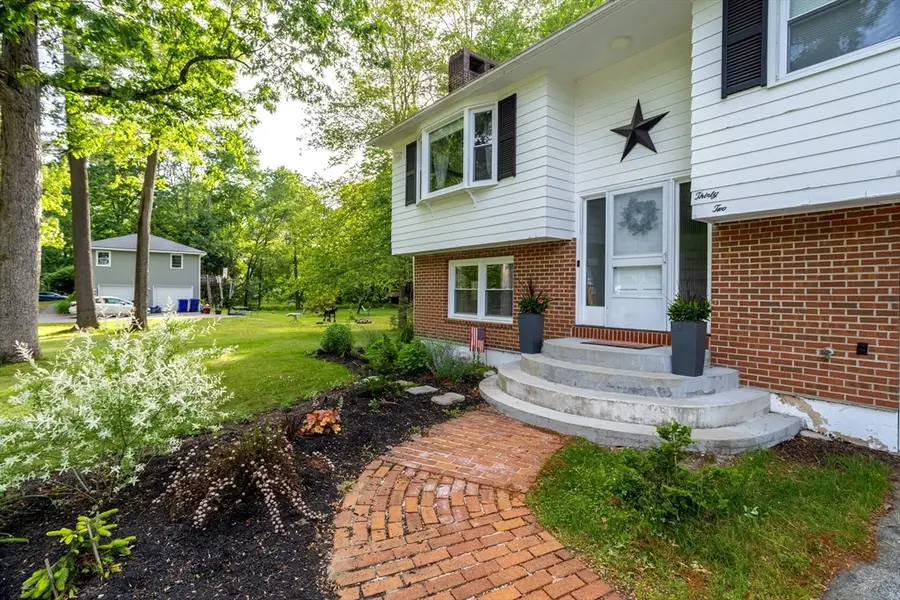 7 Alvirne Dr, Hudson, NH 03051 - #3