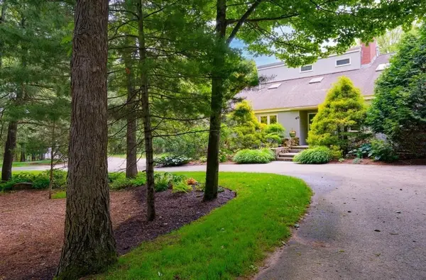 40 Bicentennial Way, Boxborough, MA 01719