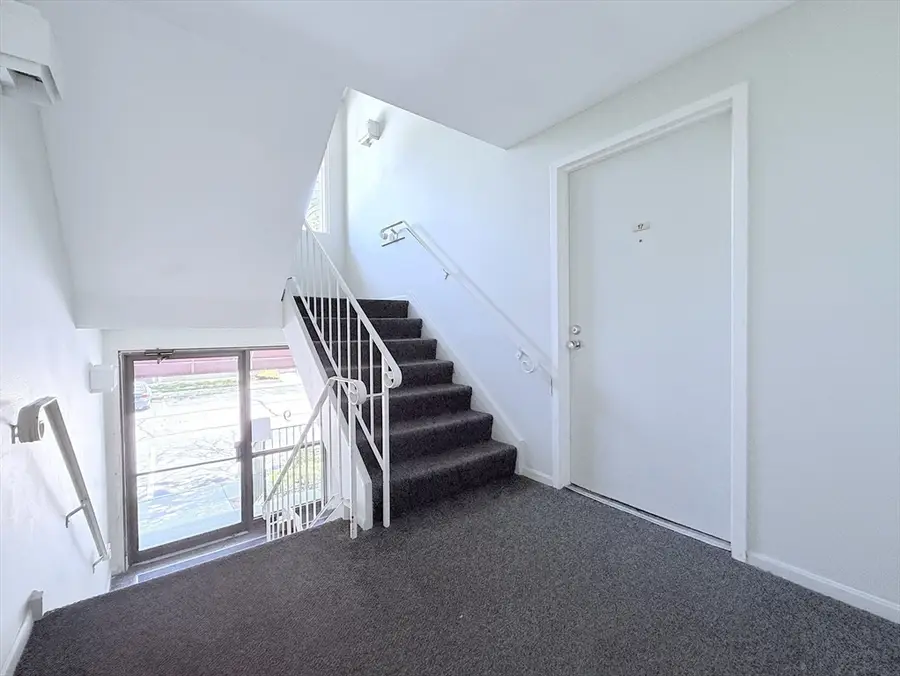 9 Post Oak Ln #17, Natick, MA 01760 - #3