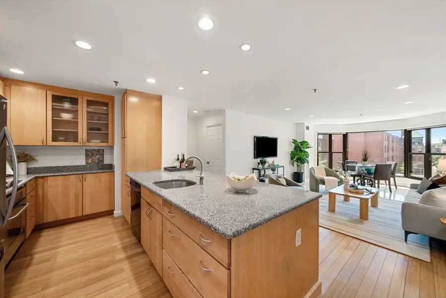 16 Harcourt St #4C, Boston, MA 02116 - #2