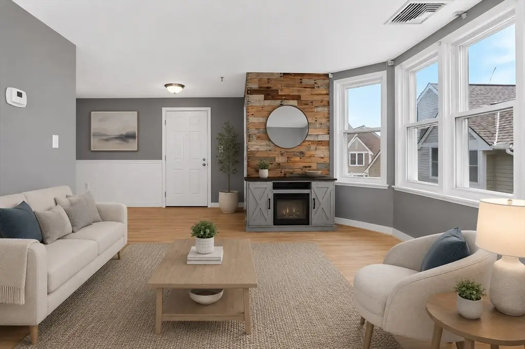 124 Tudor St #C, Boston, MA 02127 - #1