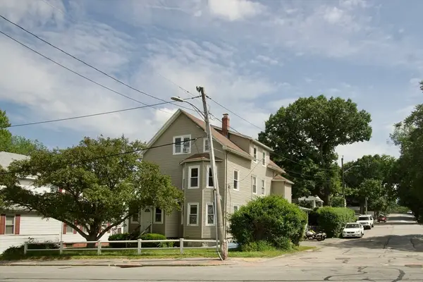 696 Grafton St, Worcester, MA 01604