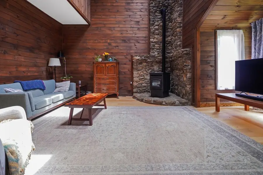 4 Birch Ln, Leicester, MA 01524 - #2