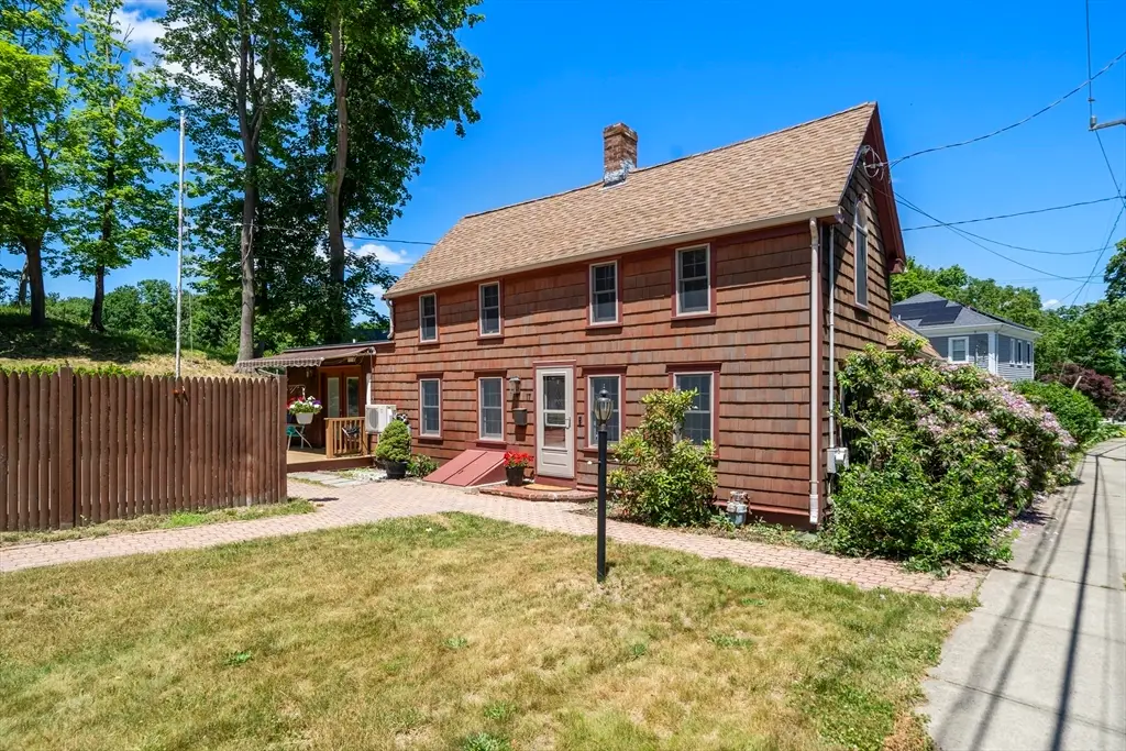 17 Stafford St, Plymouth, MA 02360 - #1