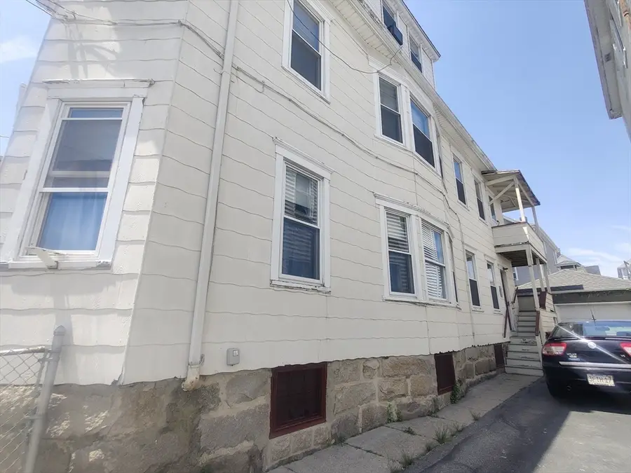 187 Earle St, New Bedford, MA 02746 - #3