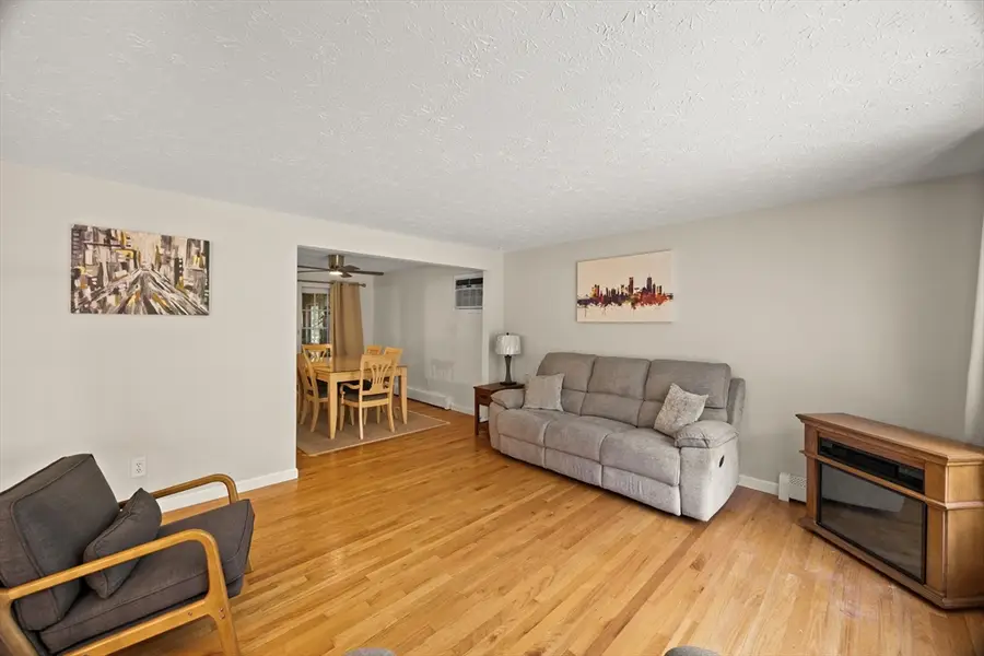 738 King Philip St, Raynham, MA 02767 - #3