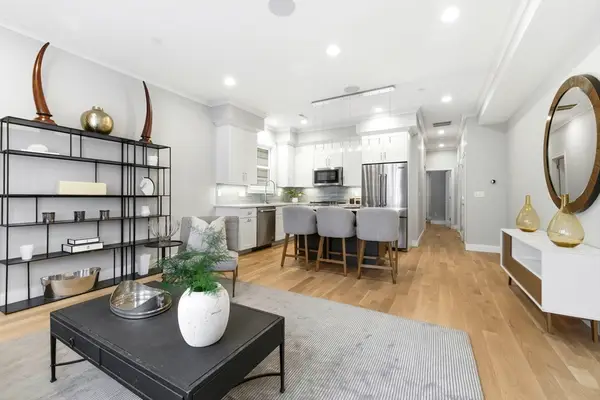 259 Gold St #1, Boston, MA 02127