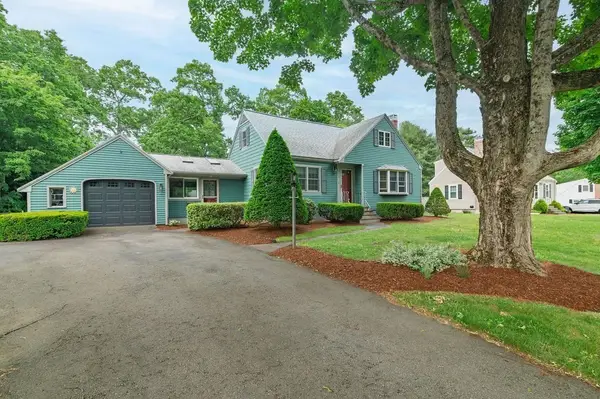 15 Eastman Ave, Foxboro, MA 02035