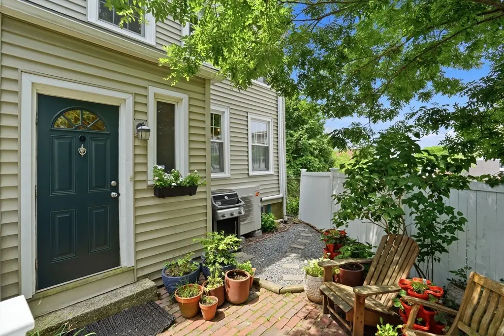 4 Short Street Pl #4, Boston, MA 02129 - #1