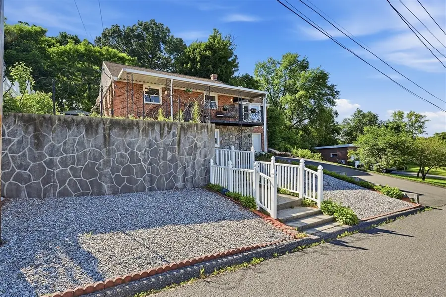 140 Ruskin St, Chicopee, MA 01020 - #2