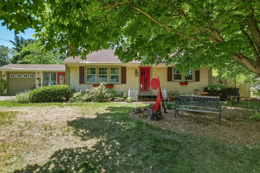 15 Gilrain Ter, Northampton, MA 01062 - #1