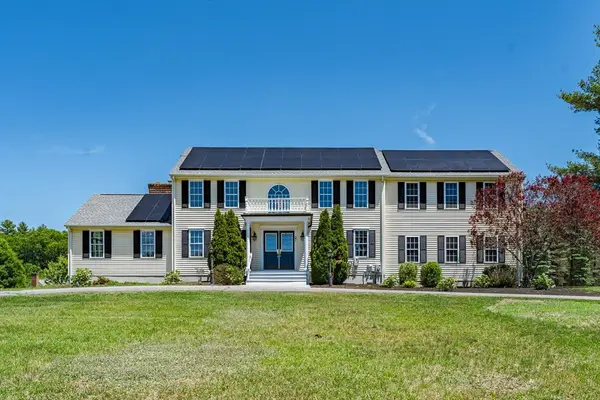 27 Charles Ave, Uxbridge, MA 01569