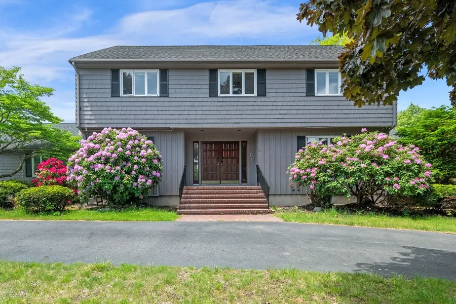 58 Weatherbee Dr, Westwood, MA 02090 - #2