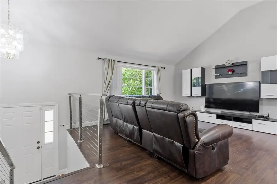 22 Columbia Ave, Fitchburg, MA 01420 - #3