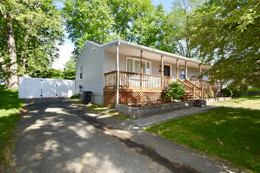 3 Vineland Ave, East Longmeadow, MA 01028 - #3