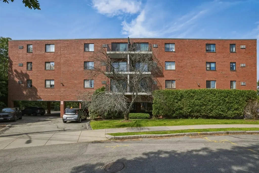 209 Riverview Ave #5, Newton, MA 02466 - #1